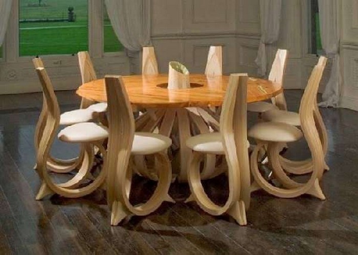 дизайнерский стол из дерева