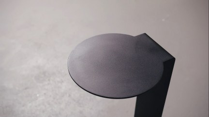 Кофейный столик из металла